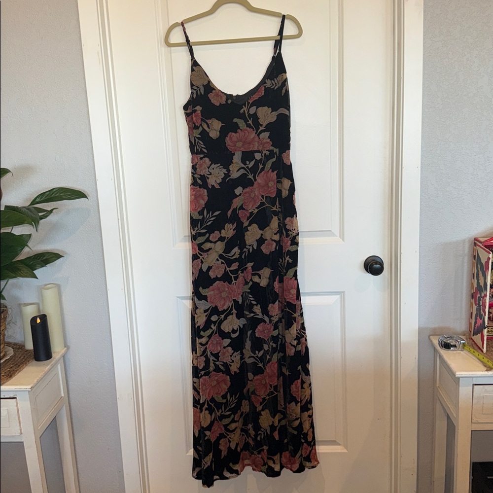 Velvet Floral Black Maxi Dress - Picture 4 of 6